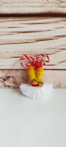 Вълнена автентична мартеница за закачване